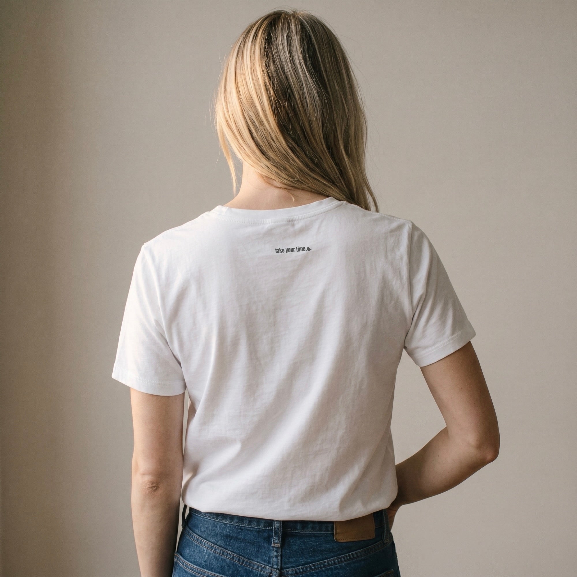|   BECOMING   | Minimalist Statement Shirt - Bio Baumwolle - Unisex